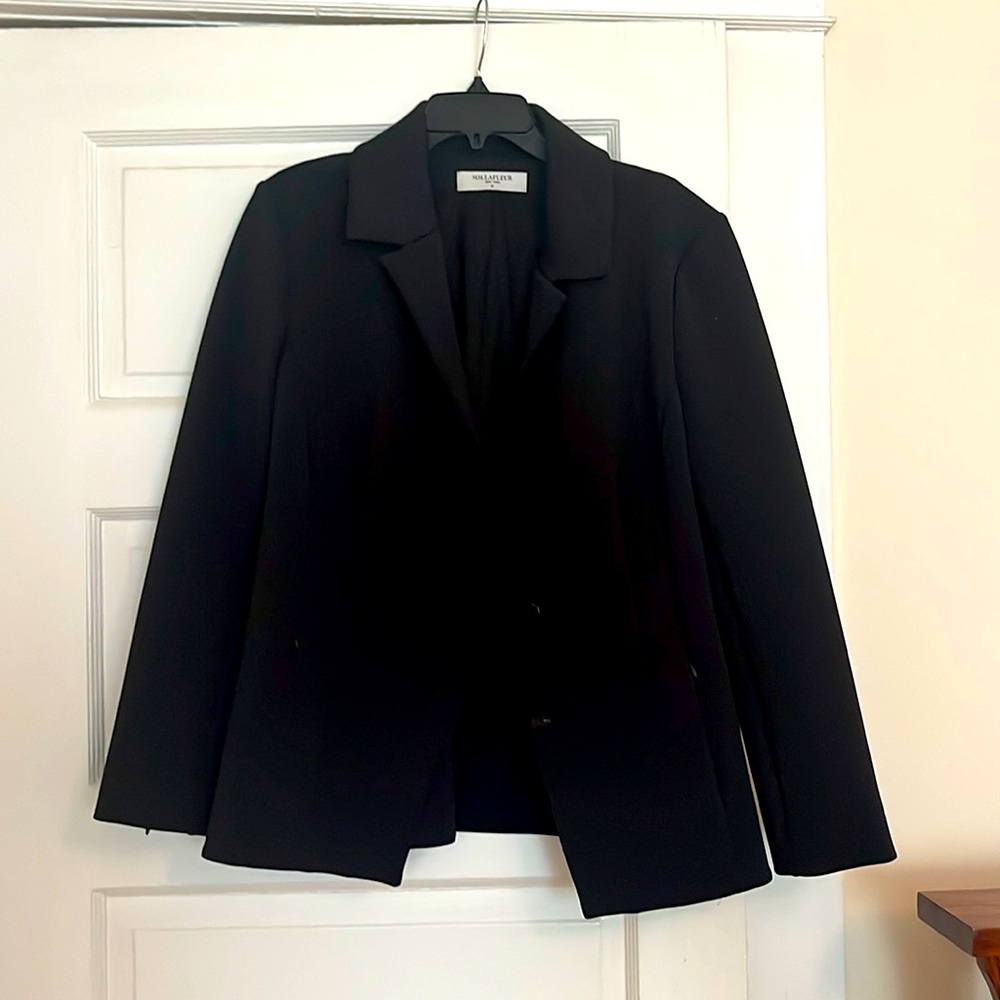 Black fitted MM LaFleur jacket